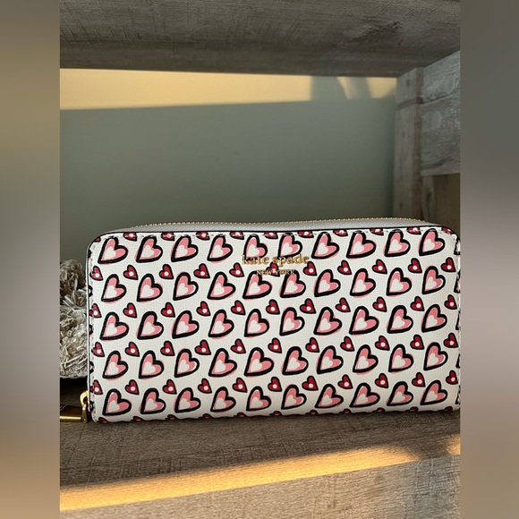 KATE SPADE Wallet - Picture 1 of 5